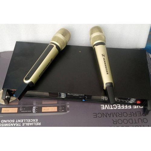 Sennheiser Professional Digital Wireless Handheld Microphone With Adjustable Frequency.